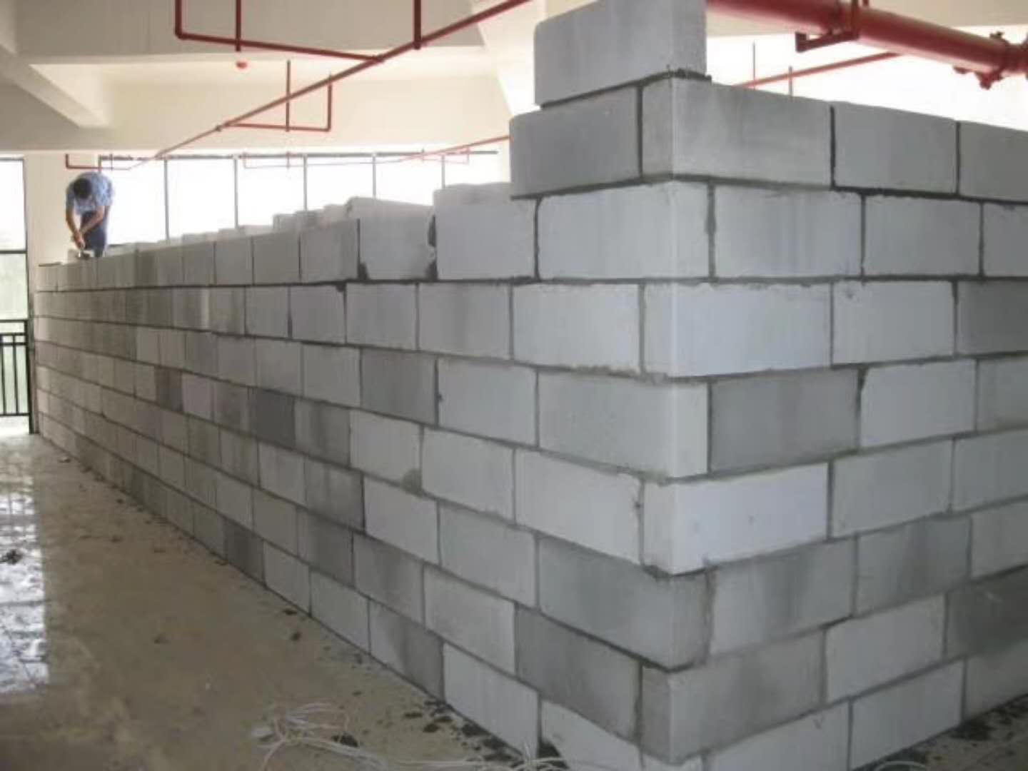 兴宾蒸压加气混凝土砌块承重墙静力和抗震性能的研究